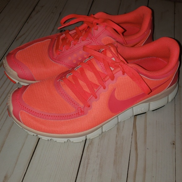 Nike Shoes - NIKE sneakers size 8.5